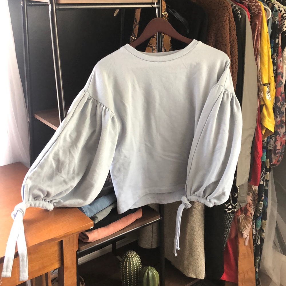 Baby blue balloon sleeve, tie wrist sweatshirt